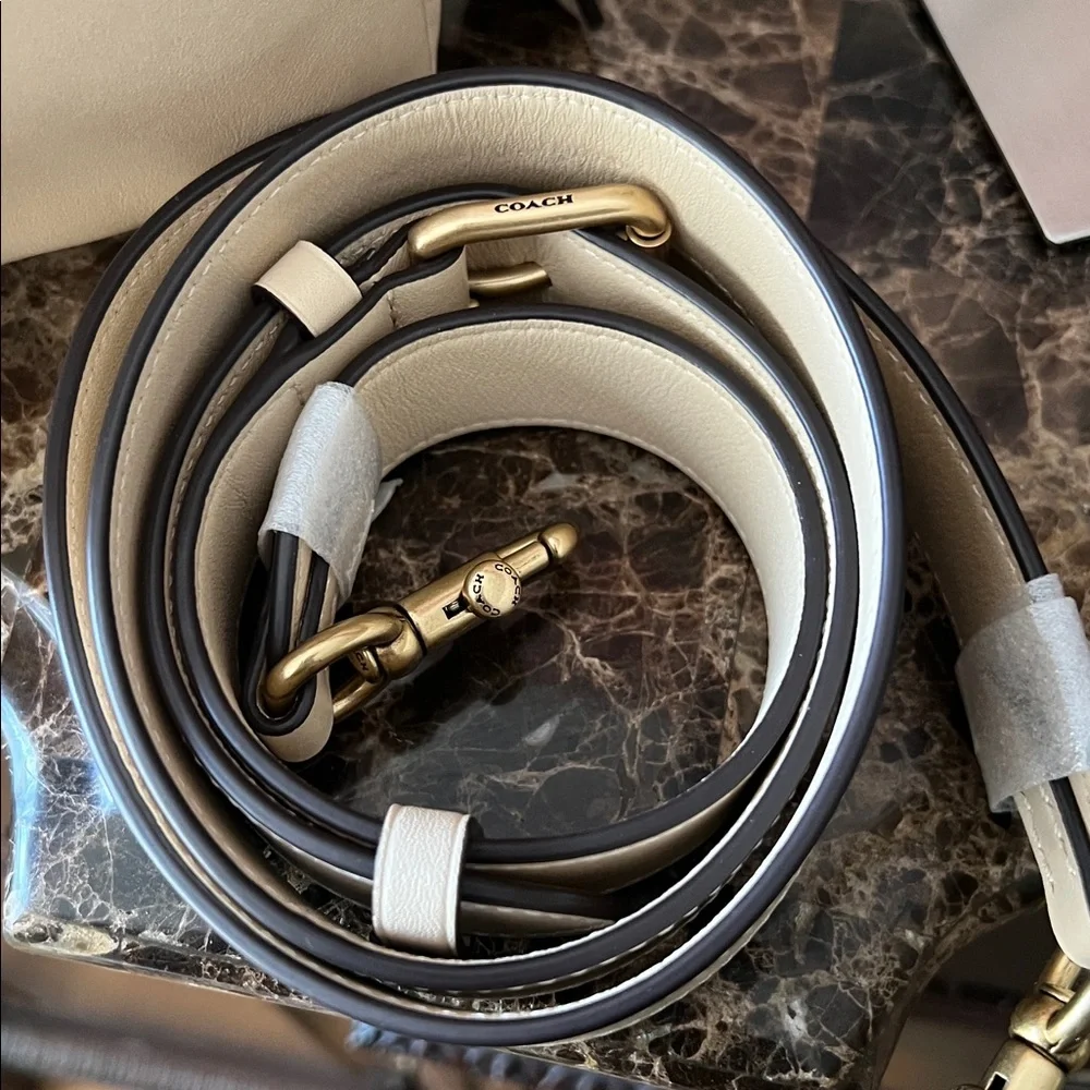 Coach Letter C  Pillow TABBY IVORY Leather Shoulder Bag with Gold accents NWT - Picture 7 of 9